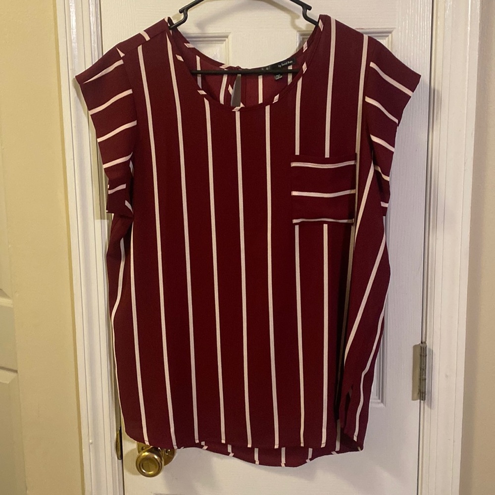 Size: XL Color: Burgundy